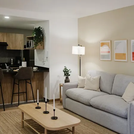 Chic Loft Near Roma Design, Comfort & Rooftop Pool