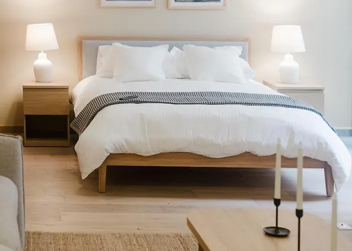 Chic Loft Near Roma Design, Comfort & Rooftop Pool