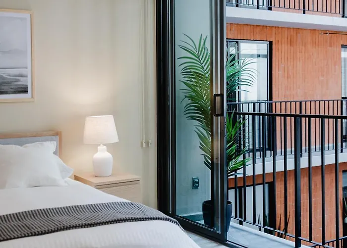 Chic Loft Near Roma Design, Comfort & Rooftop Pool